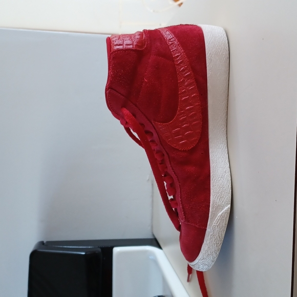 Nike Blazers - Picture 2 of 4